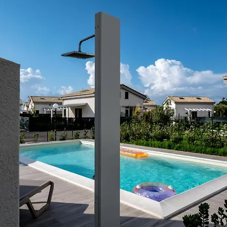 Villa Salinelle Salina 5 *